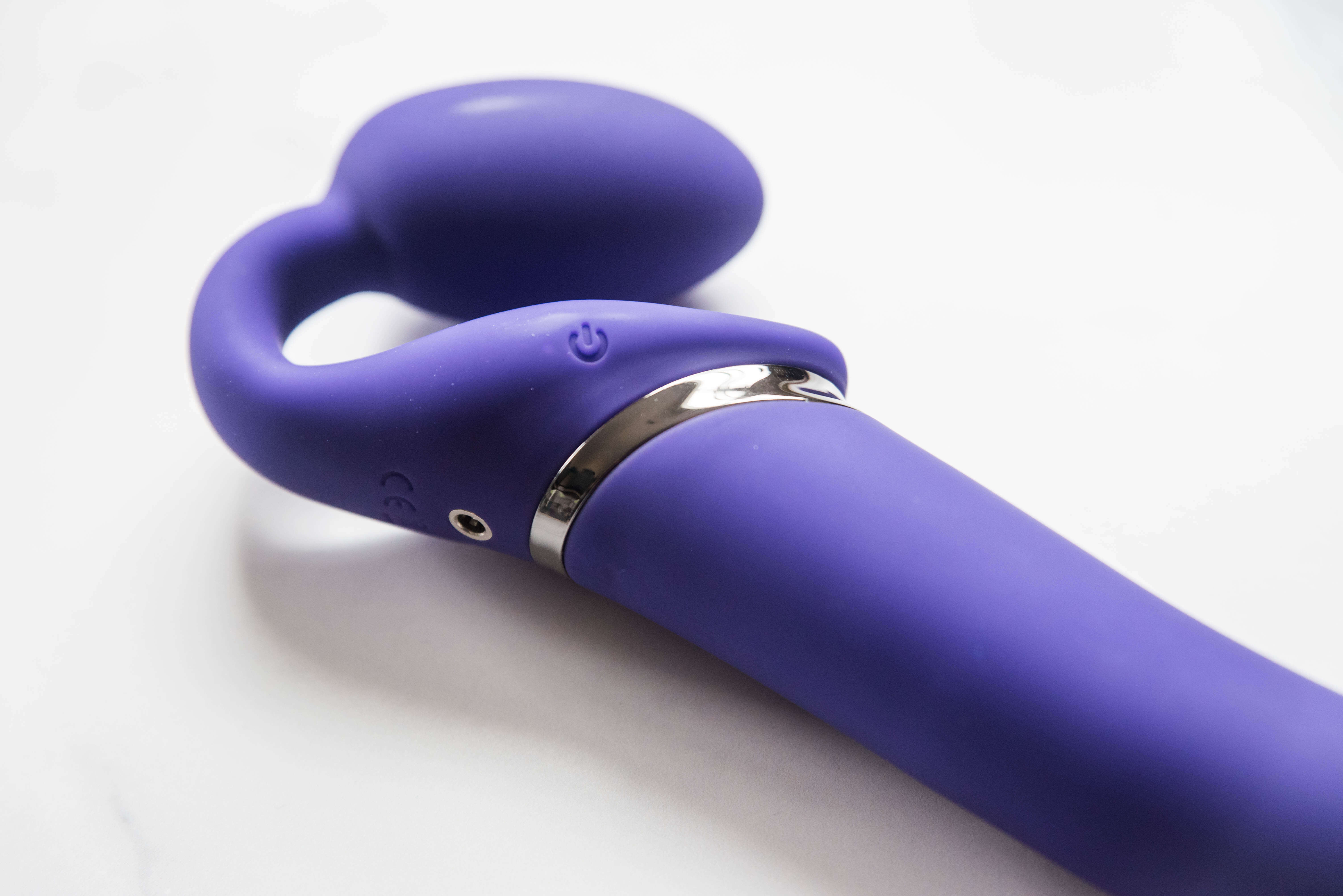 Strap-On-Me Vibrating Bendable Strapless Strap-On: Sex Toy Review