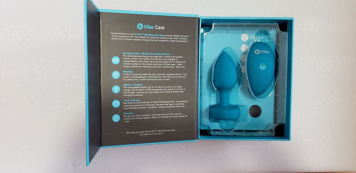 b-vibe Vibrating Jewel Plug: Sex Toy Review