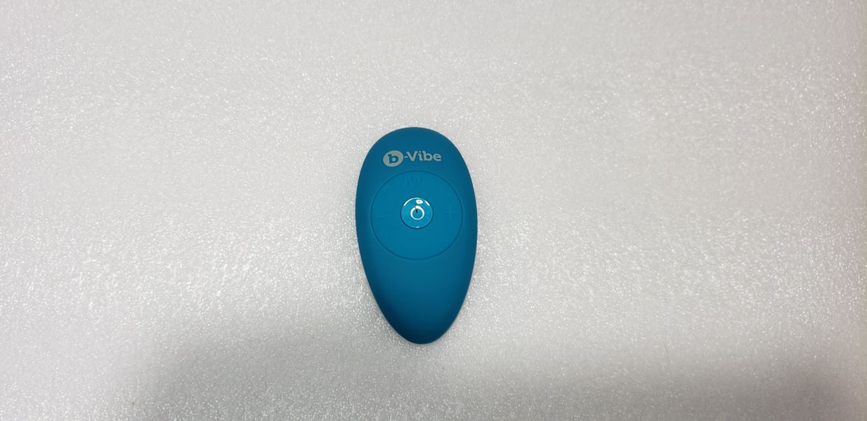 b-vibe Vibrating Jewel Plug: Sex Toy Review