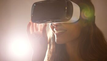 3 Cool Things I Learned Watching Women’s VR Porn