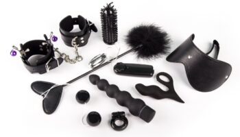 Quiz: What Kind of BDSM Play (and Toys!) Might Be Right for You